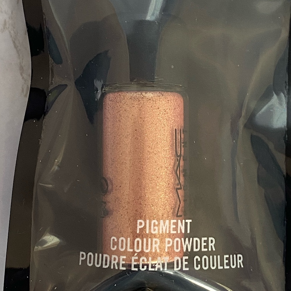 MAC Cosmetics MINI MAC Pigment - ‘Melon’ - Picture 5 of 6